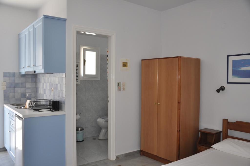 Nostos Studios Aegiali Room photo